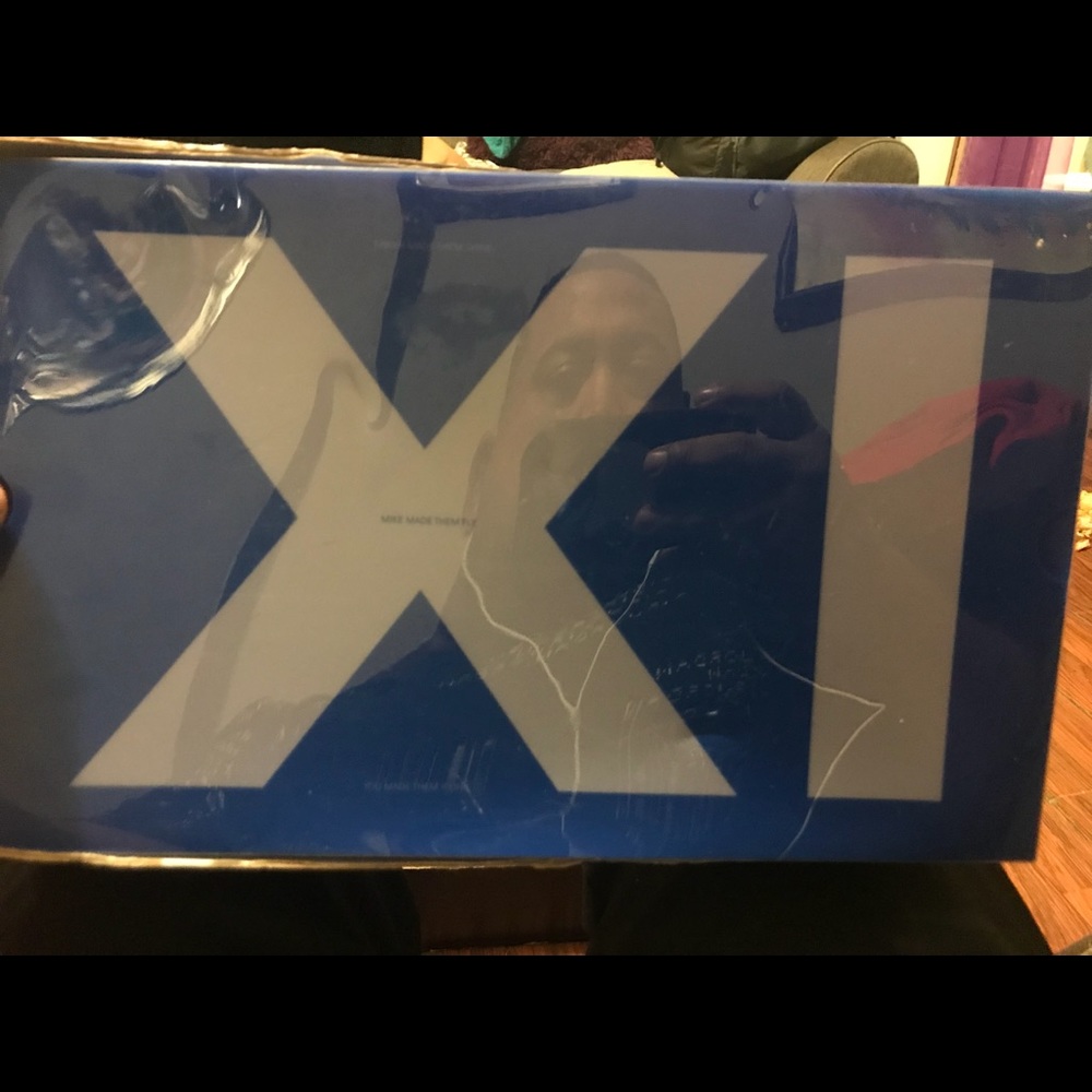 09 dead-stock space jam Jordan’s - Picture 8 of 8