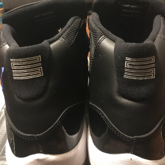 09 dead-stock space jam Jordan’s - Picture 5 of 8