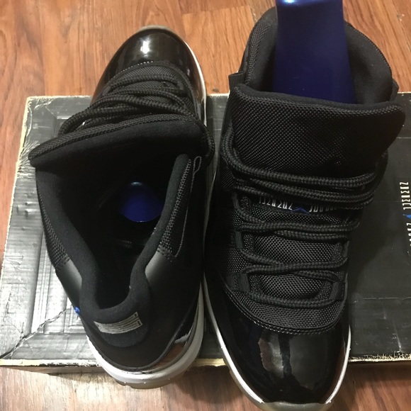 09 dead-stock space jam Jordan’s - Picture 7 of 8