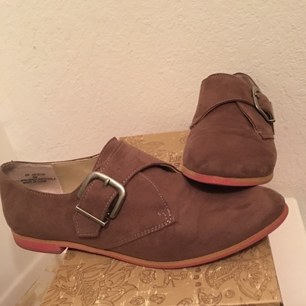 Menswear inspired flats