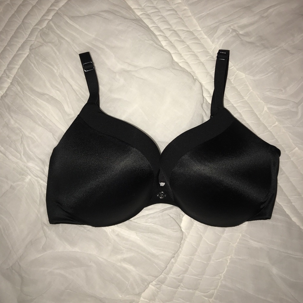 Victorias secret push-up bra. 34-D. See details!