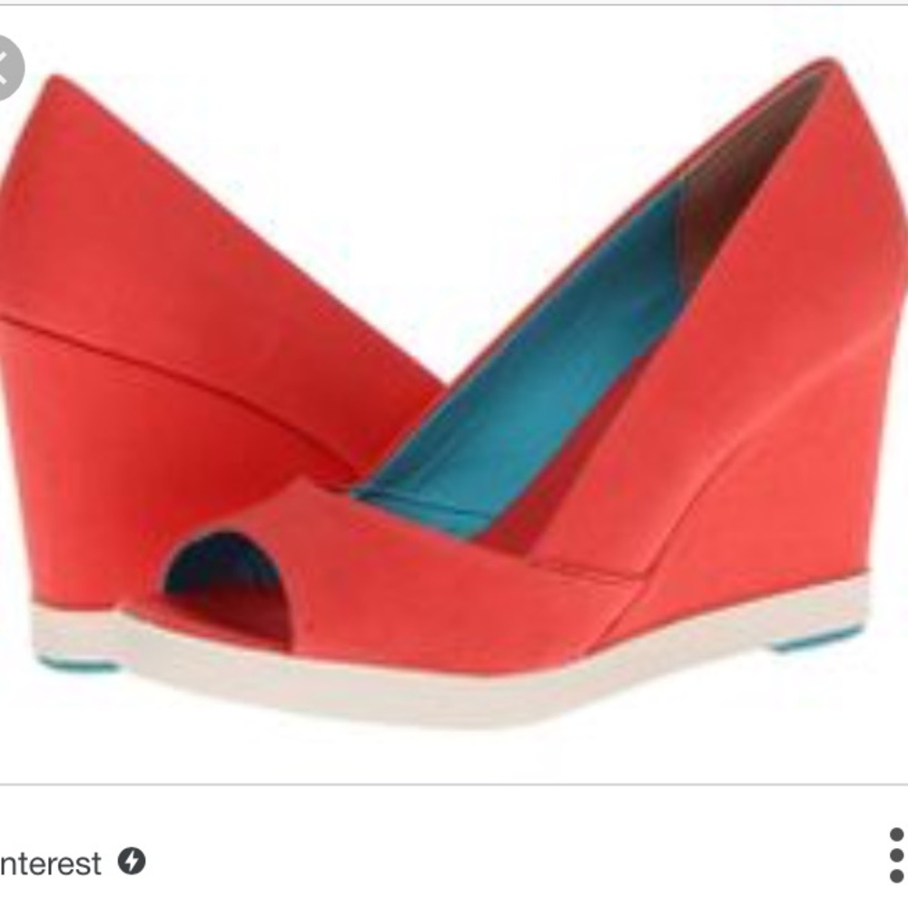Seychelles peep toe wedge.