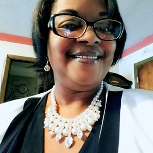 Meet your Posher, Stella