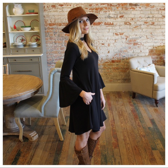 Infinity Raine Dresses & Skirts - ✨LAST ONE✨Black bell sleeve choker neck dress
