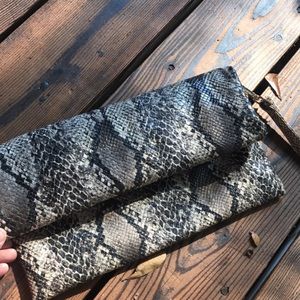 Snake skin clutch