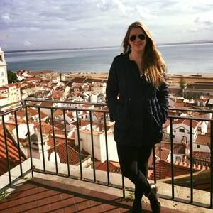 Meet your Posher, Maura