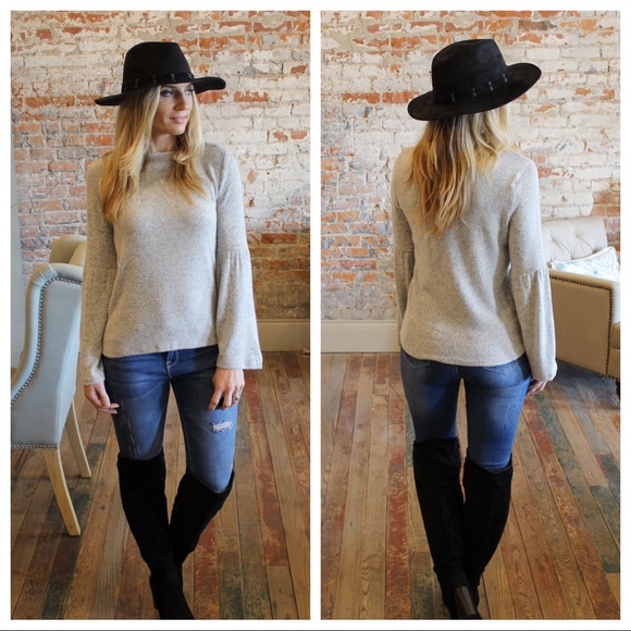 ✨LAST✨Medium denim distressed mid-rise skinny Jean - Picture 3 of 3