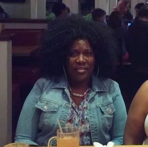 Meet your Posher, Dionne