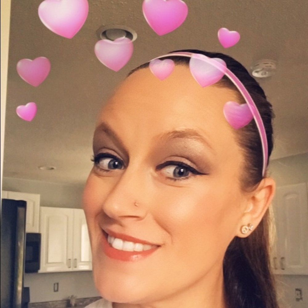 Meet your Posher, Carrie