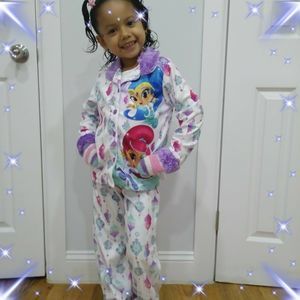 Meet your Posher, Carolina