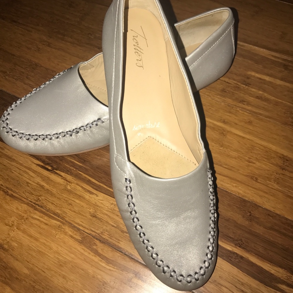 Trotter Mila Metallic Leather Loafer New  9Narrow
