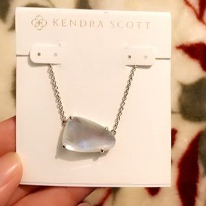 Kendra Scott isla necklace