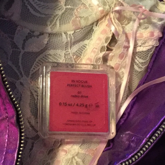 JEMMA KIDD BLUSH "Rodeo Drive"   VOGUE - Picture 2 of 16