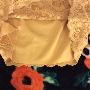 Haute Contour by Spanx | Intimates & Sleepwear | Last One Haute Contour