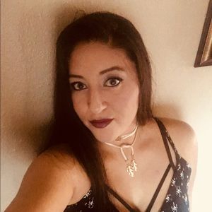 Meet your Posher, Lenae