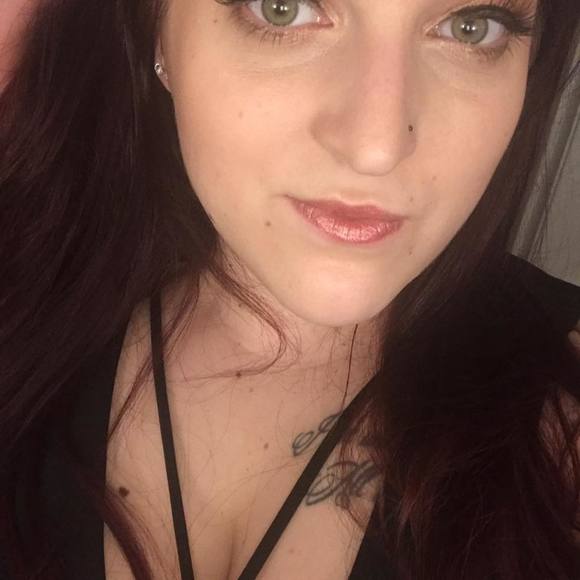 Meet your Posher, Sara - Picture 1 of 1