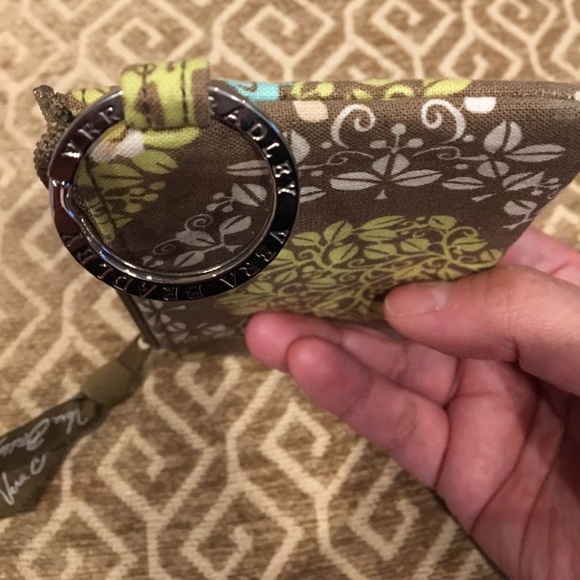 🌟🎉SOLD🎉🌟Vera Bradley Id keychain - Picture 6 of 6