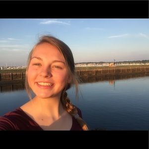 Meet your Posher, Ava