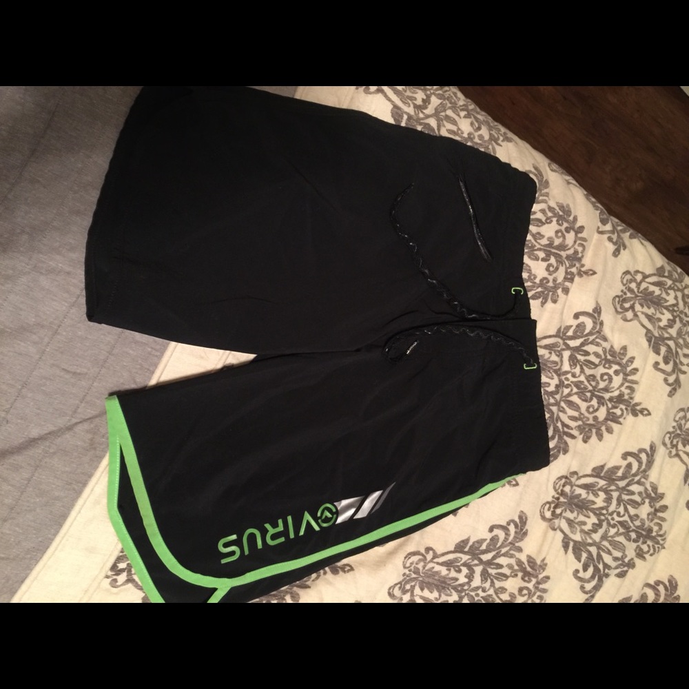 Virus exercise/Crossfit shorts