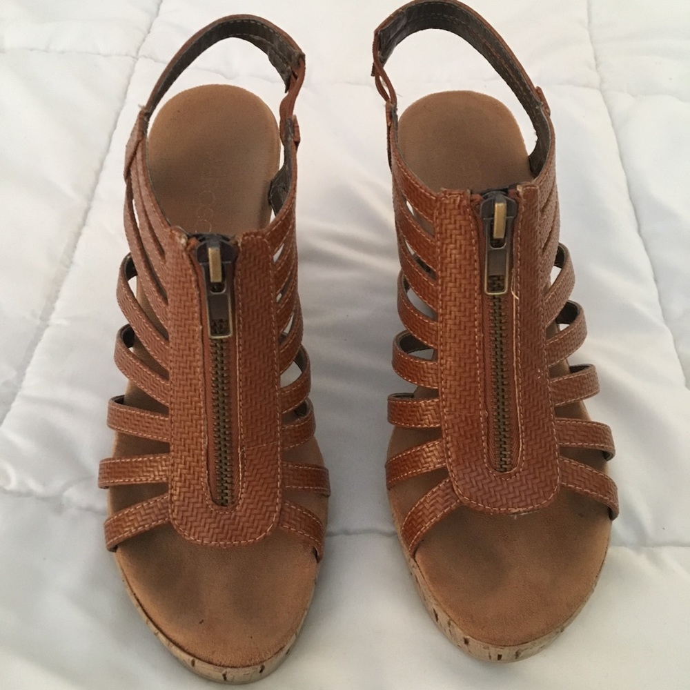 Aerosoles Zip Plush Wedges in Cognac