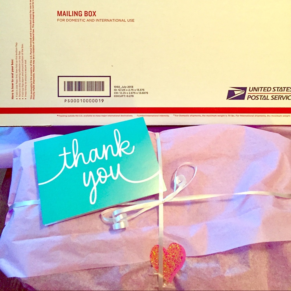 Shipment out this morning 📦 ☀️🌸🛍🎀