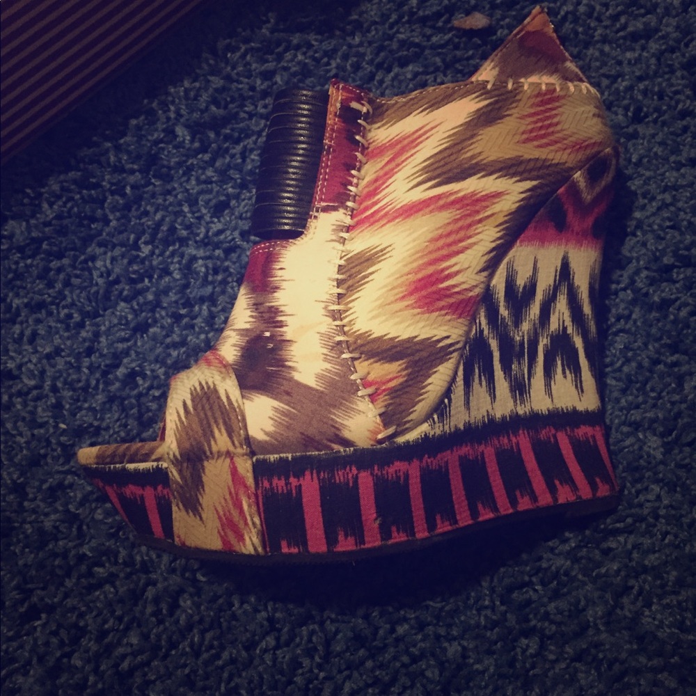 Tribal Print Wedge Heels