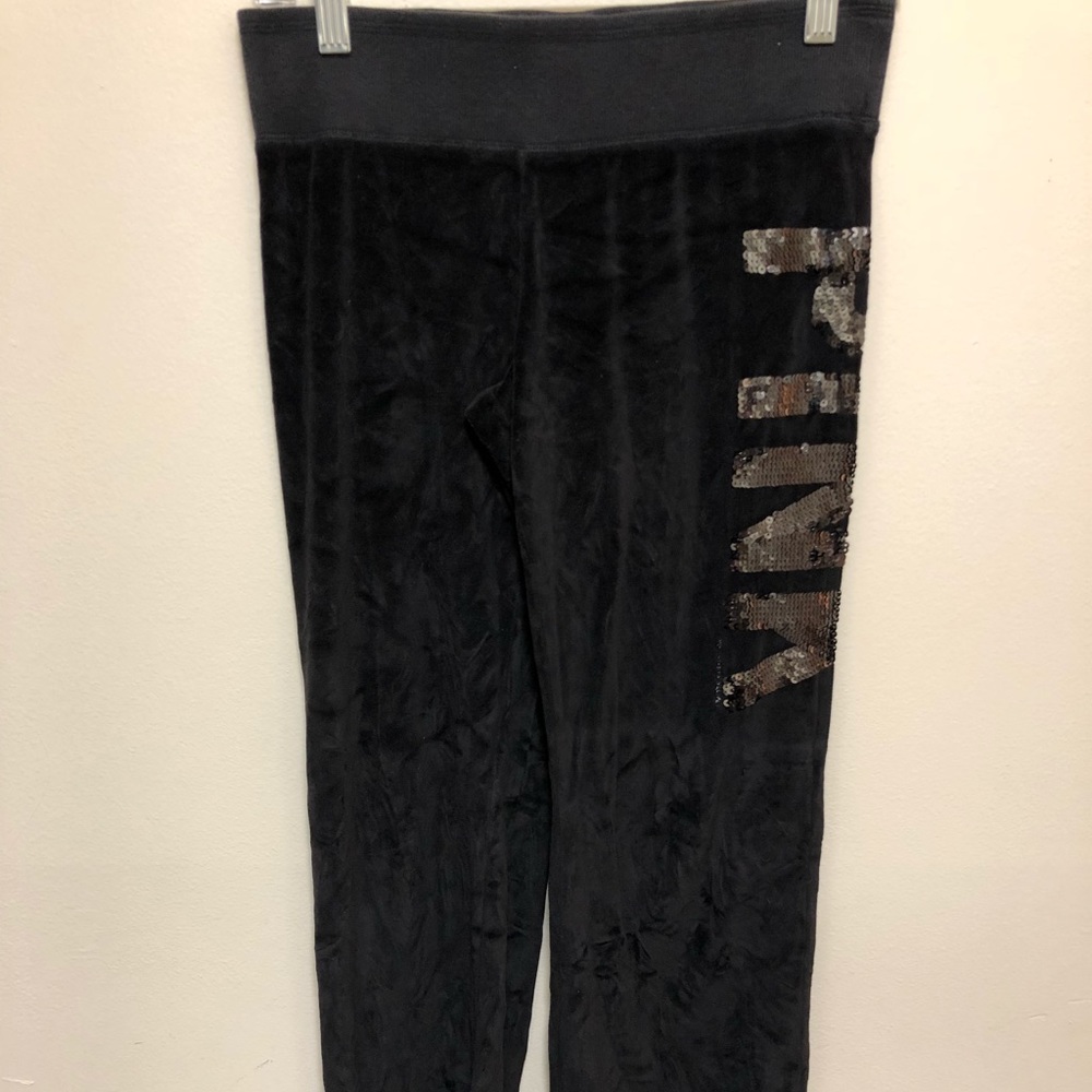 Victoria’s Secret Pink velour sweat pants size XS.