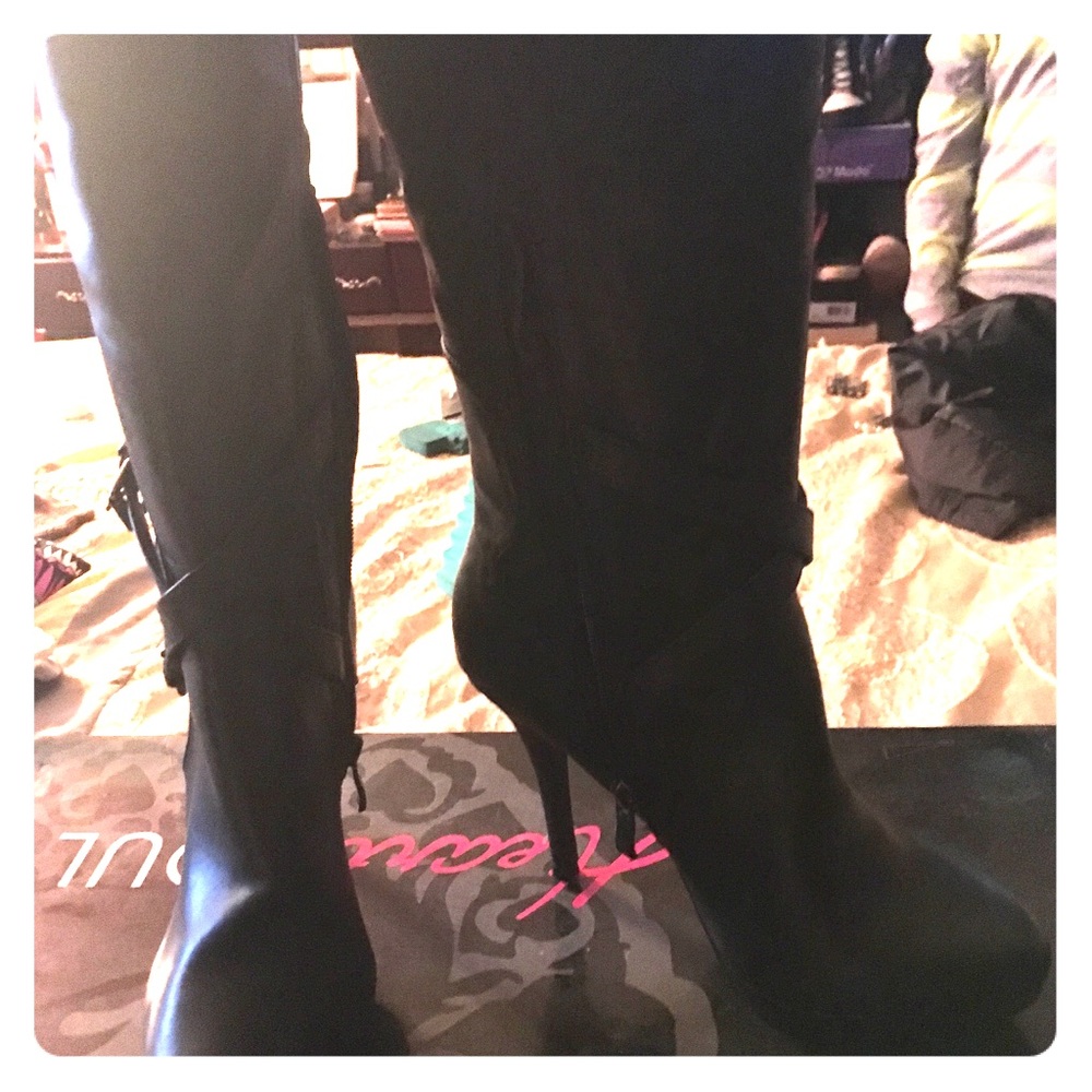 Soul and Love over the knee boots