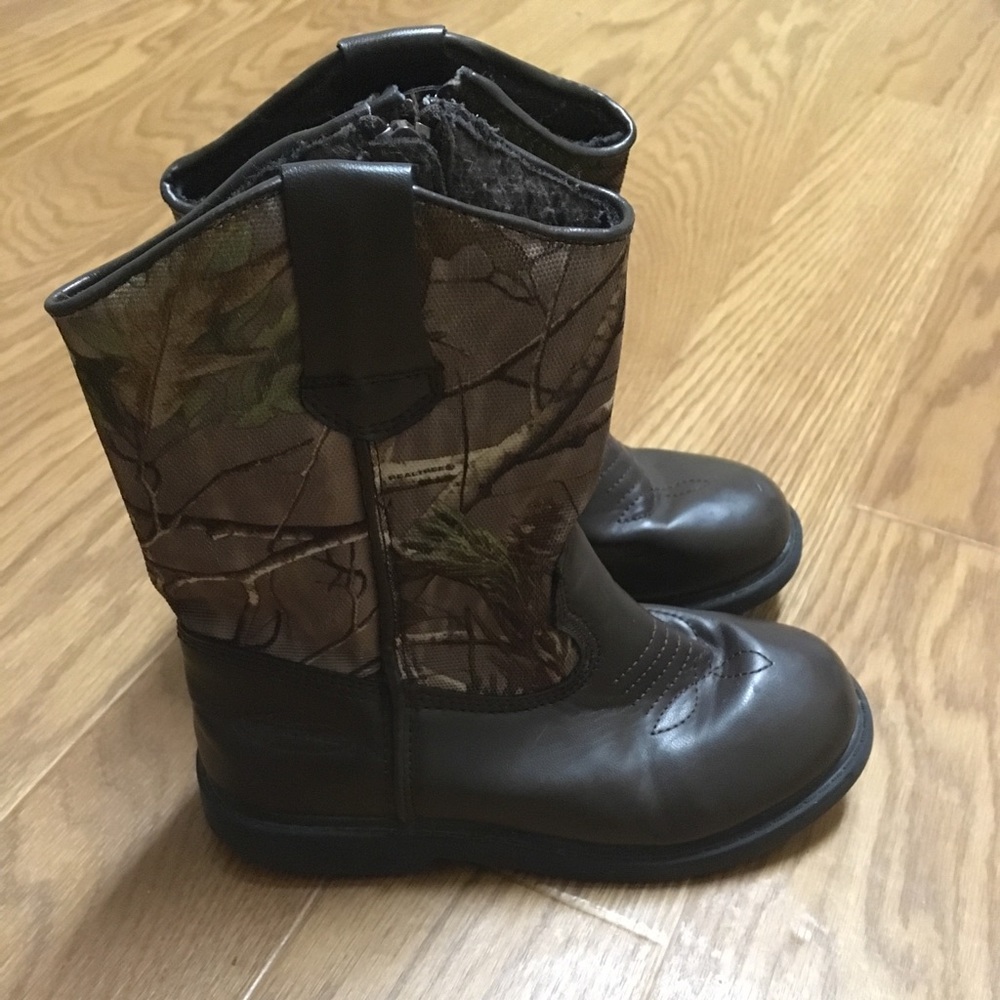 Boys hunting boots