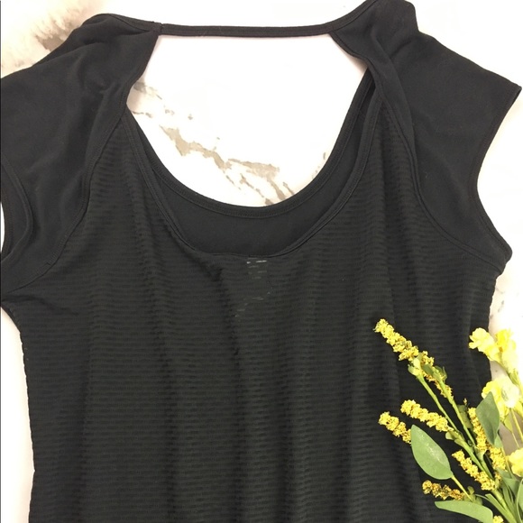 Under Armour Heat Gear Fly By Top - Picture 6 of 8