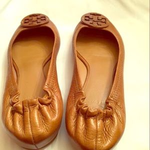 Tory Burch Cognac Tumbled leather Reva flats. Sz 6