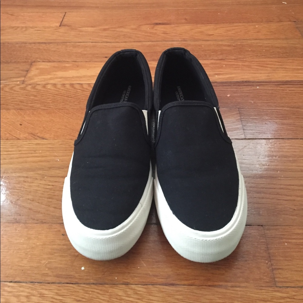 AE Black Slip-on Sneakers ✨