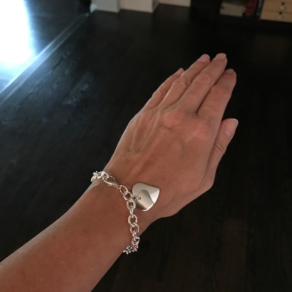 NWOT Silver Double Heart ❤️ Charm Link Bracelet - Picture 4 of 6