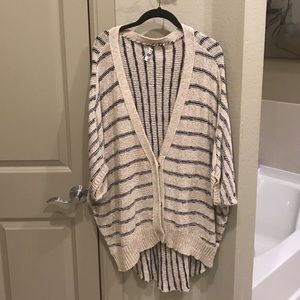 Free People beige and navy oversized sweater, EUC