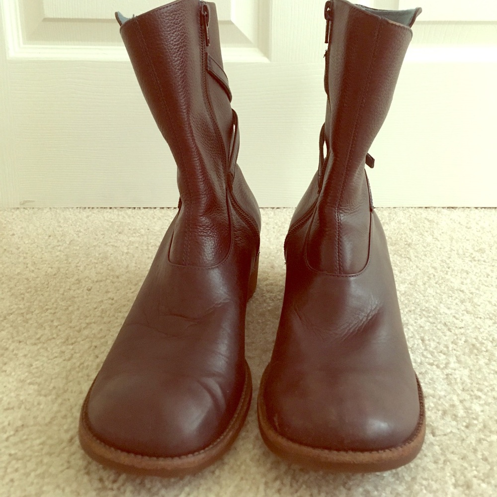 Clarks Size 9 Dark Brown Leather Boots