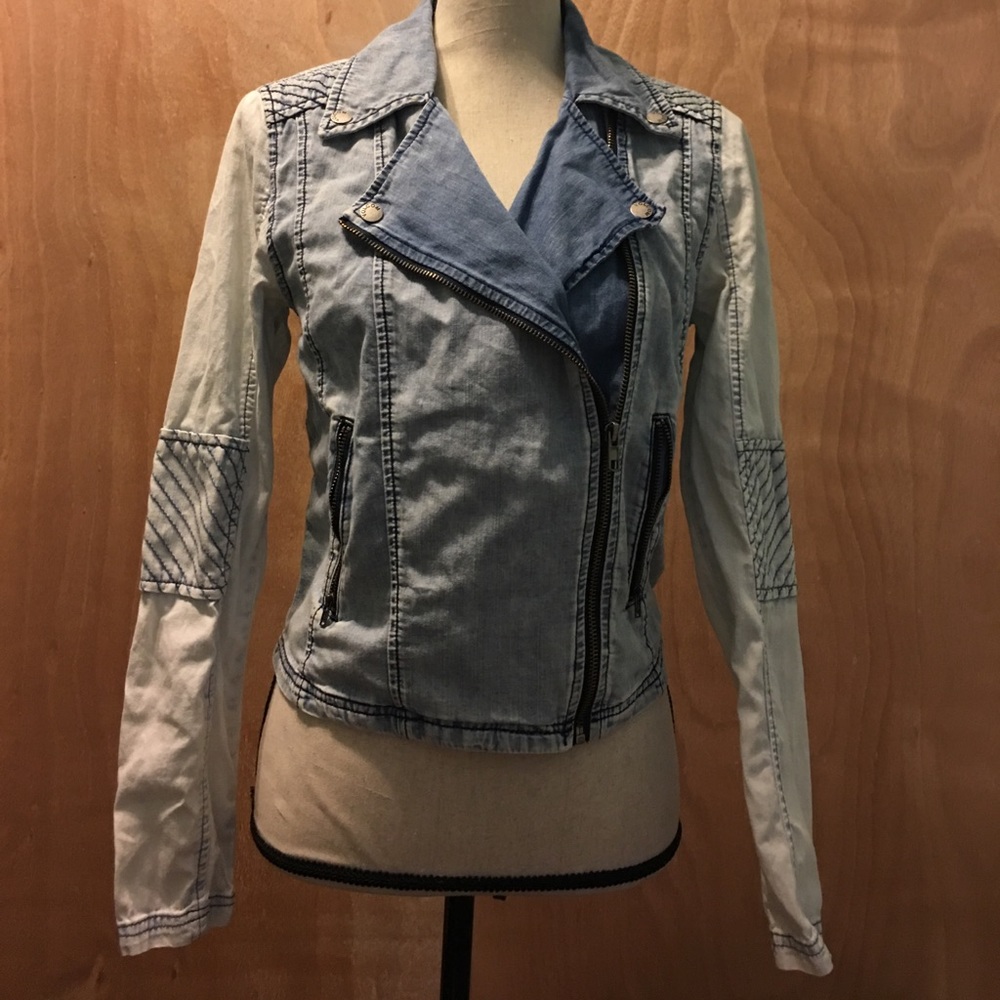 Volcom denim jacket size size 12