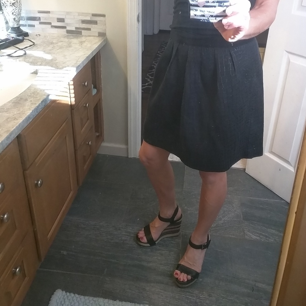 Pleated knee-length Mossimo skirt