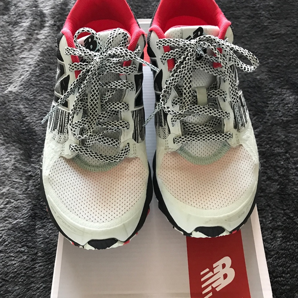 ⚡️💥New Balance Women's Cross trainers 6.5⚡️💥