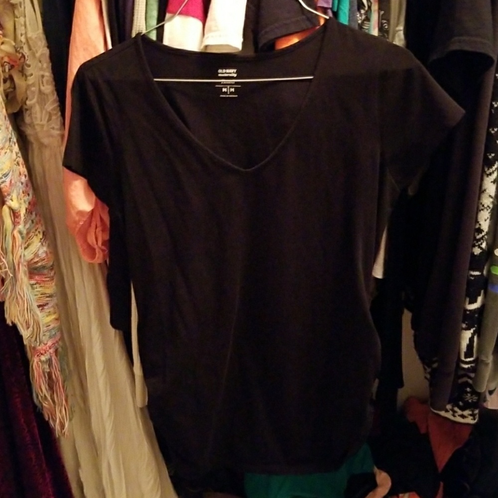 Old navy maternity fitted tee