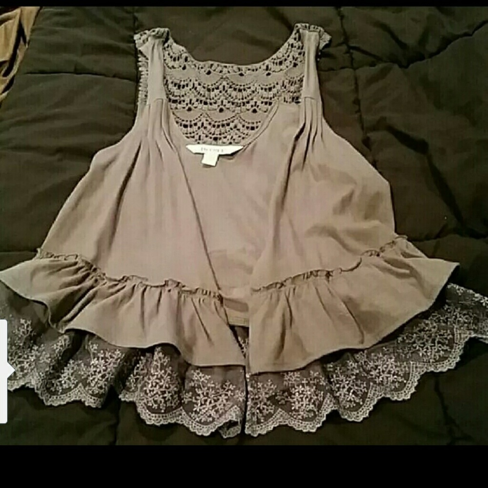 Size small - Picture 1 of 2
