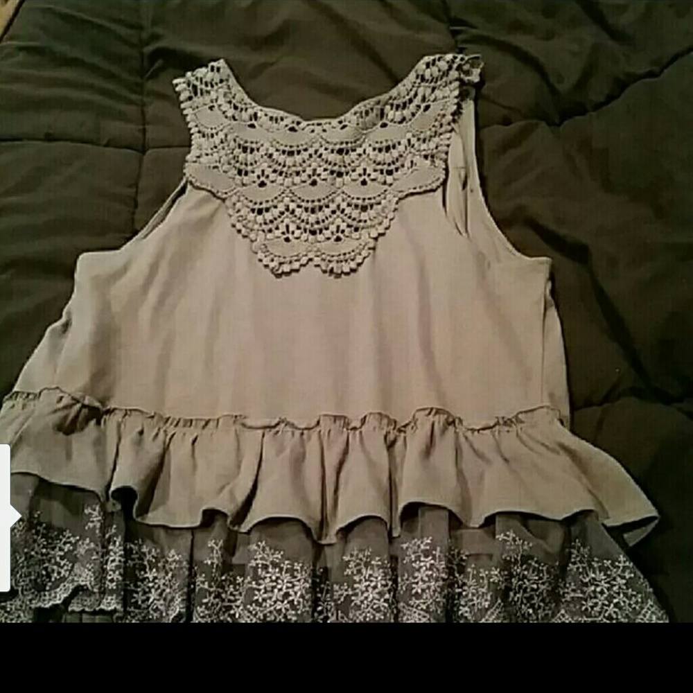 Size small - Picture 2 of 2