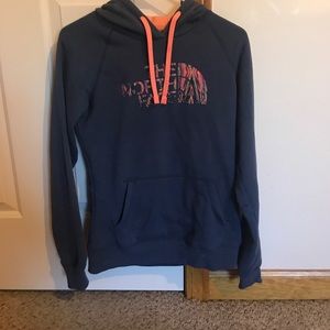 BNWOT North face sweatshirt