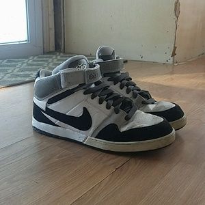 Men's Nike Air Mogan Mid 6.0 sneaker