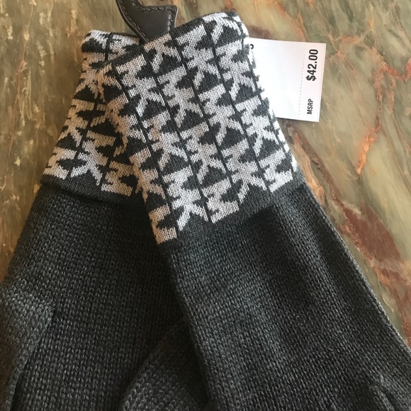 Michael Kors  Gray Gloves Xmas gift - Picture 2 of 2