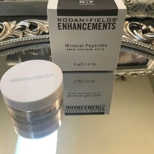 Rodan and Fields Mineral Peptides Powder