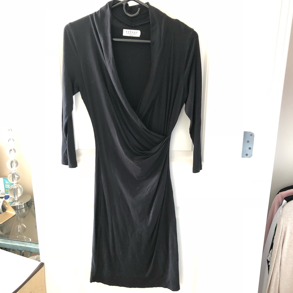 Velvet by Graham & Spencer Black V-Neck Dress S
