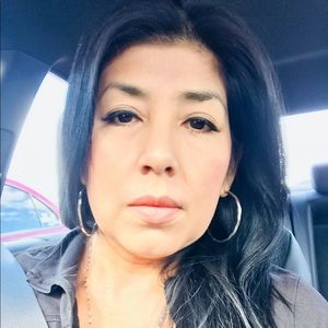 Meet your Posher, Delia