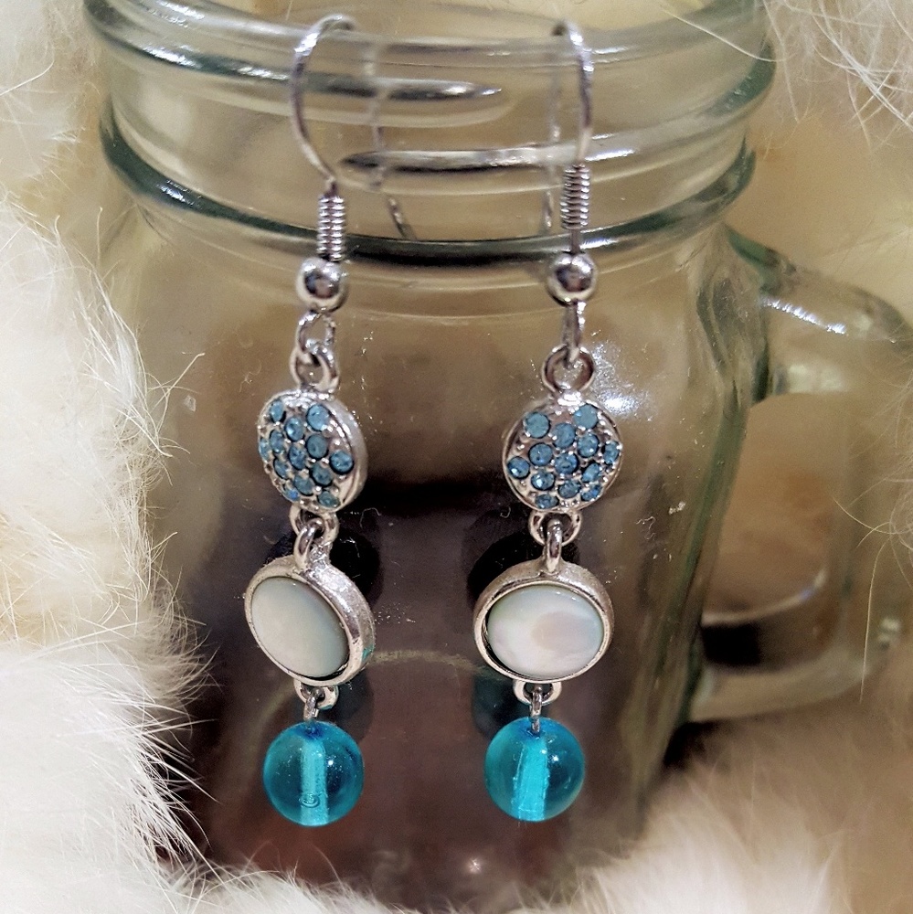 Earings - Picture 3 of 5