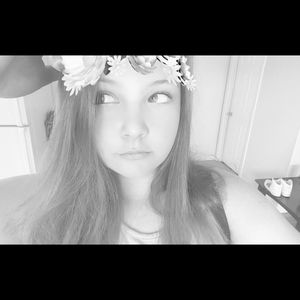 Meet your Posher, Brittney