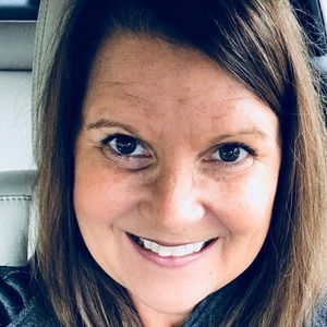 Meet your Posher, Debbie